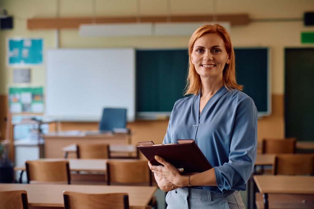 Cuánto cobra un profesor de secundaria y un maestro de primaria en Andalucía en 2026