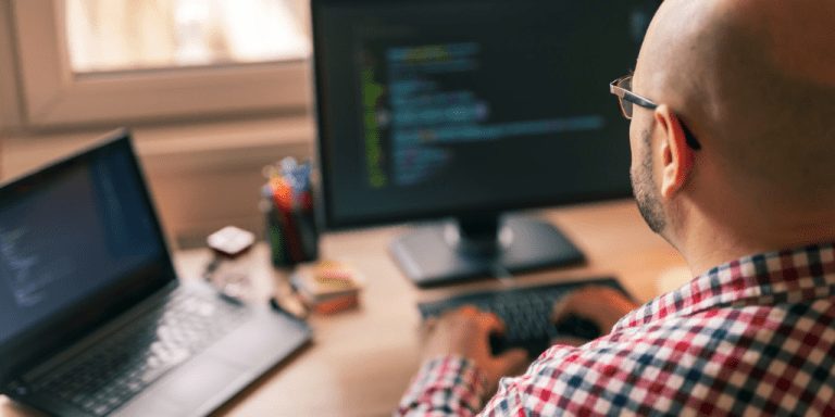 18 plazas de analista programador en la Universitat Politècnica de València