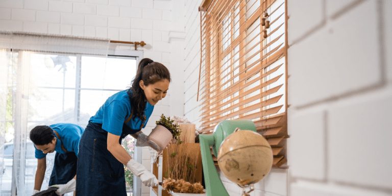 Oportunidad de empleo en la Junta de Andalucía para personas con discapacidad: 45 plazas para personal de limpieza y servi...