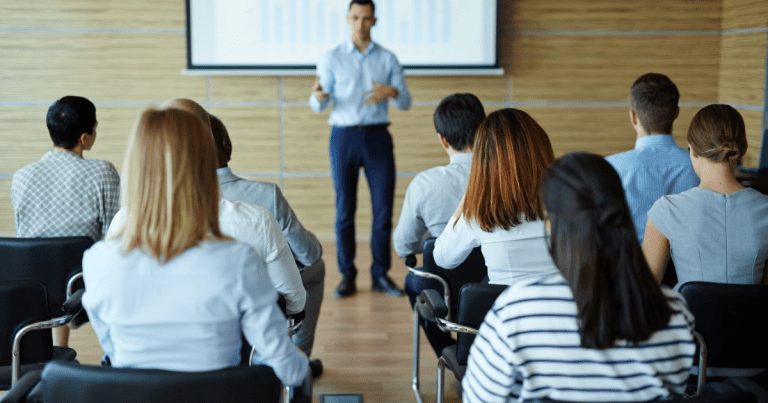 Andalucía publica la convocatoria de oposiciones docentes con 6.543 plazas