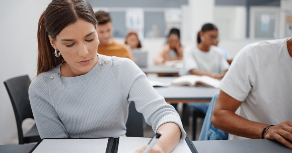 Convocatoria de 2.431 becas de colaboración en Departamentos universitarios para el curso académico 2023-2024