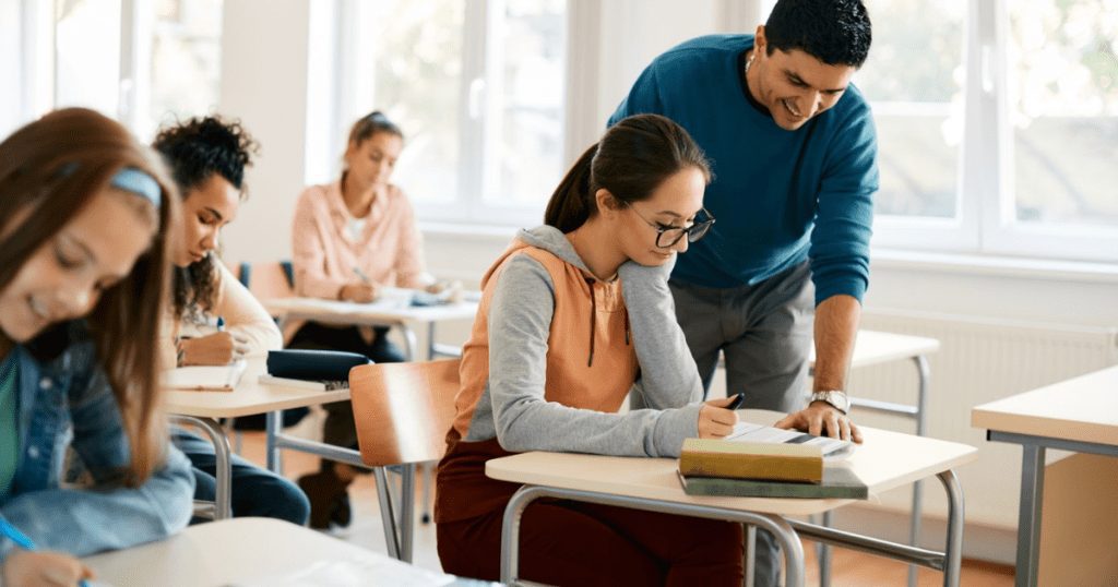 Extremadura convoca 529 plazas de empleo docente