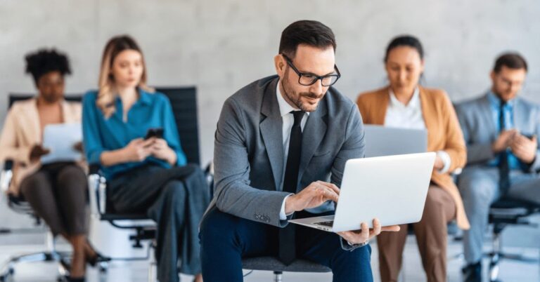 Ofertas de empleo con IA en España: lo que necesitas saber para no quedarte atrás